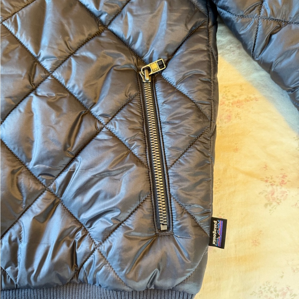 Patagonia W’s Prow Women’s Bomber Jacket Size M, like new. Navy grey. - Picture 7 of 8